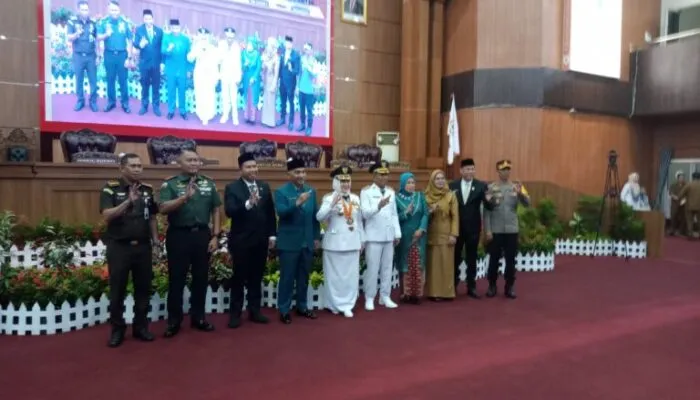 DPRD Musi Rawas Gelar Paripurna Mendengarkan Pidato Bupati-Wakil Bupati Musi Rawas 2025-2030, Hj Ratna Machmud Tetap Implementasikan Sembilan Program