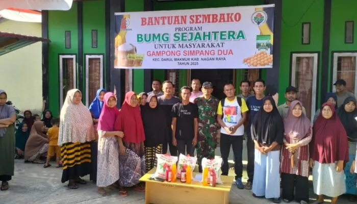 kechik salurkan  dana PAD bagi hasil BUMG sejahtera Gampong Simpang dua program bantuan sembako.
