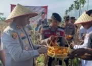 Dukung Ketahanan Pangan, Kapolres Nagan Raya Pimpin Panen Raya Jagung Serentak
