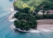 Pangandaran Punya Bukit Selfie Keren! Ini Dia Keindahan Alam dari Bukit Merese Versi Pangandaran: Bukit Batu Karas