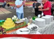 Hangatnya Kebersamaan, Keluarga Besar Kodim 0625 Pangandaran Beri Kejutan Ulang Tahun untuk Danrem 062/Tarumanagara di Pantai Batukaras