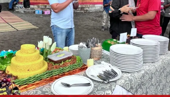 Hangatnya Kebersamaan, Keluarga Besar Kodim 0625 Pangandaran Beri Kejutan Ulang Tahun untuk Danrem 062/Tarumanagara di Pantai Batukaras