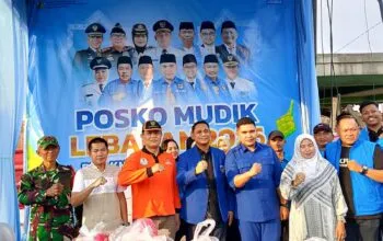Resmikan Posko Mudik Lebaran 2026 KNPI Kabupaten Bekasi, Plt Bupati Bekasi Bagikan 1000 Paket Takjil