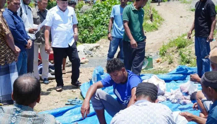 Bupati TRK Salurkan Bantuan Daging Meugang dari Presiden untuk Korban Banjir Bandang Nagan Raya