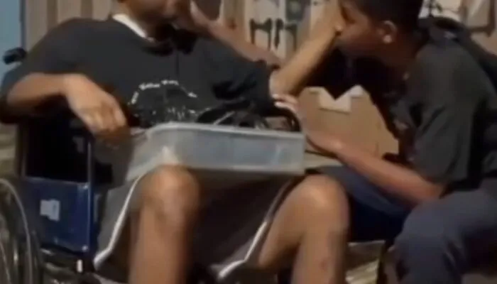 Warga Miskin di Waled Desa Keluhkan Sulitnya Akses Mobil Desa untuk Berobat