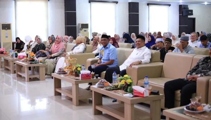 Wabup Nagan Raya Hadiri Silaturahmi dan Tepung Tawar Calon Jamaah Haji IKNR di Banda Aceh