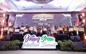 SMKN 5 Semarang Raih Penghargaan Sekolah Teraktif Pendukung Program Rengganis Mengajar pada Jateng Green Industry Summit 2026
