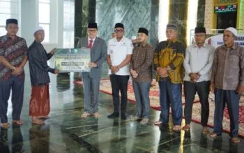 Bupati TRK Serahkan Bantuan Sarpras Pendidikan dan Syiar Islam kepada 27 Lembaga Keagamaan