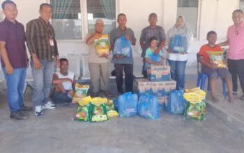 PT Socfindo Seunagan Salurkan Sembako bagi Penyandang Disabilitas di Nagan Raya