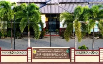 Diduga Tarik Iuran Komite Rp150 Ribu per Bulan, SMPN 1 Banda Aceh Disorot; Seragam Siswa Baru Capai Rp2,3 Juta